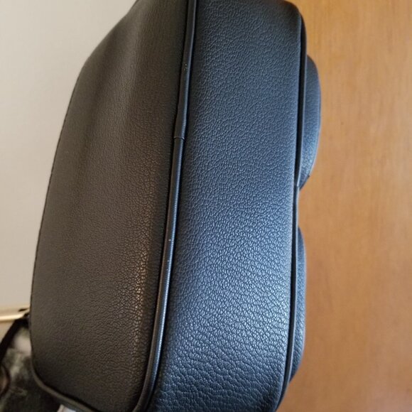 Jet Set Medium Leather Crossbody Bag with Case for Apple Airpods Pro® - Picture 8 of 8